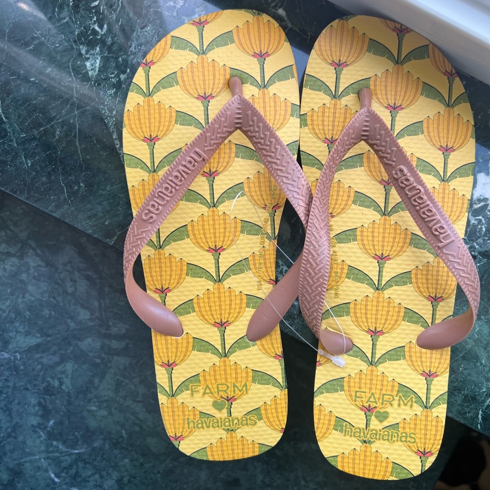 Farm Rio Havaianas Yellow Floral Sandals with Pink Straps